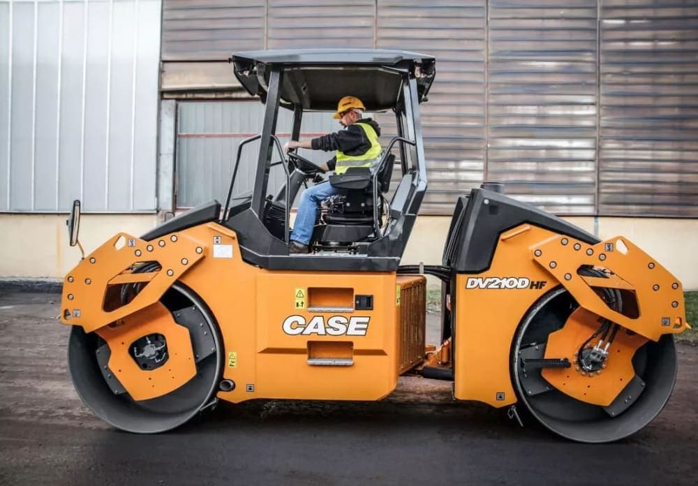 Case DV210D