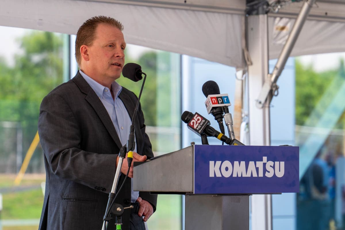 Komatsu inaugura nueva sede mundial de transporte en minería a cielo abierto en Peoria, Illinois