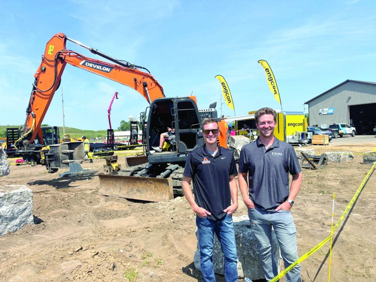Lano Equipment organiza jornada de demostración de engcon con tiltrotadores en Minnesota