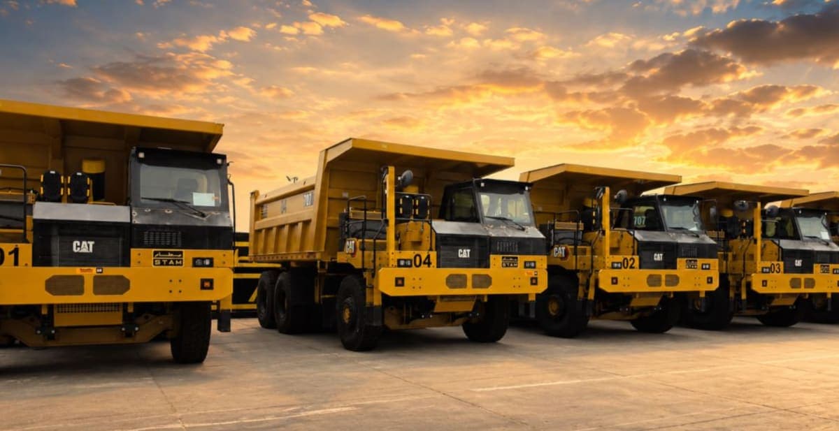 Tractafric Equipment Maroc entrega una flota de camiones volquete Cat 707 de carrocería ancha a STAM en Marruecos