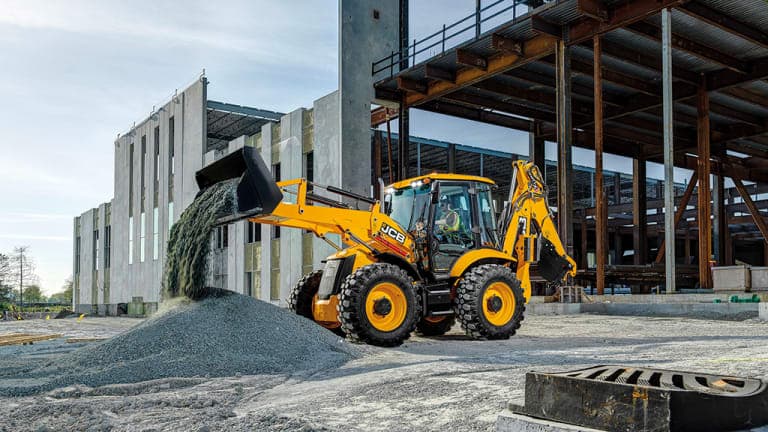 Nuevo sistema Dual Drive de JCB transforma la experiencia del operador en retroexcavadoras 3CX y 4CX