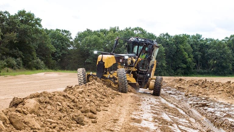 Motoniveladora Cat 150 y 160 rediseñadas: Caterpillar apuesta por controles joystick y automatización para operadores con menos experiencia
