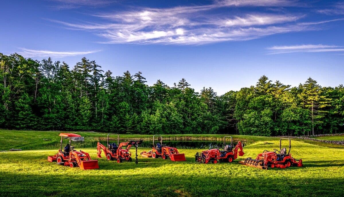 Kubota lanza la nueva serie de tractores subcompactos BX90