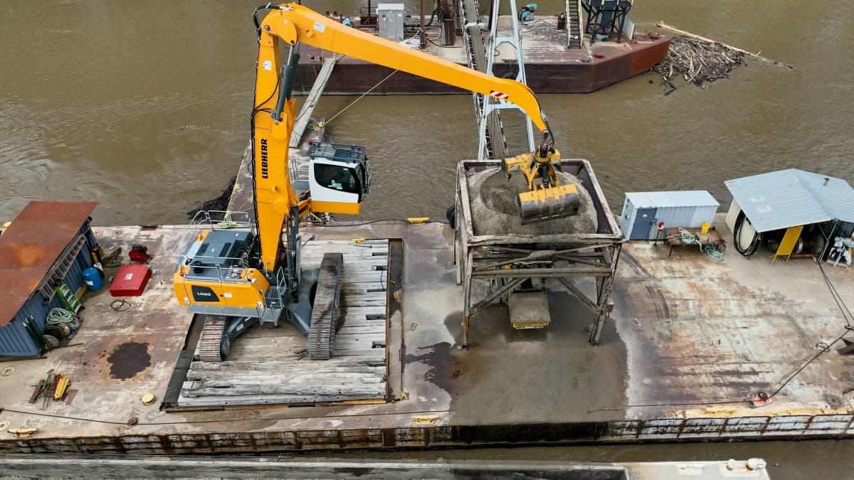 Gateway Dredging incorpora una excavadora de manejo de materiales Liebherr LH 60 C
